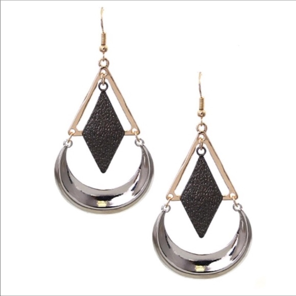 Beautiful 2 Toned Statement Earrings💕